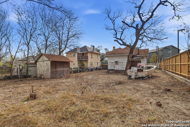 Image 8 of 10 For 405 Laurel  