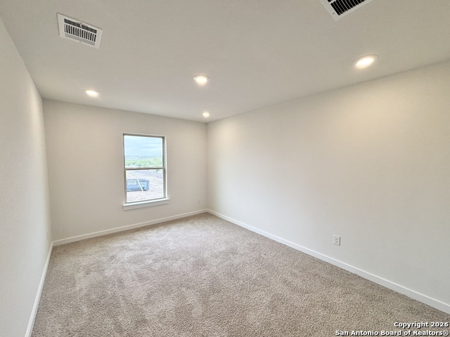 Listing photo id 11 for 516 Salamander St