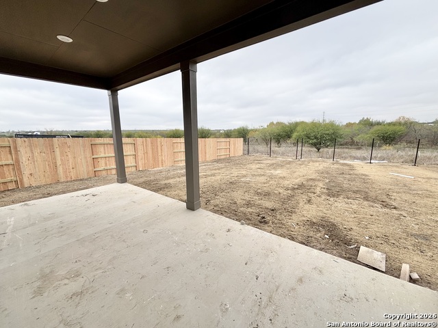 Listing photo id 14 for 516 Salamander St