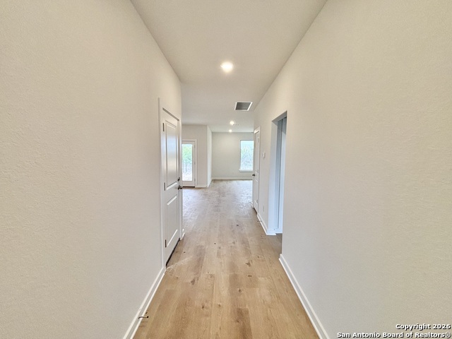 Listing photo id 0 for 516 Salamander St