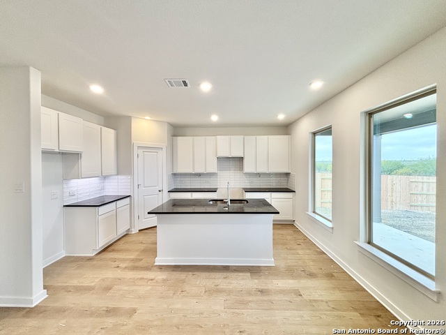 Listing photo id 1 for 516 Salamander St