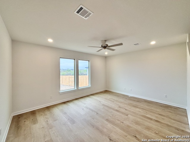 Listing photo id 3 for 516 Salamander St