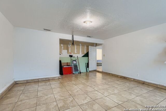 Listing photo id 14 for 10011 Sugarloaf Drive