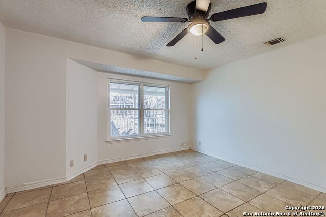 Listing photo id 18 for 10011 Sugarloaf Drive