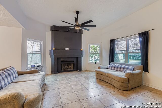 Listing photo id 4 for 10011 Sugarloaf Drive