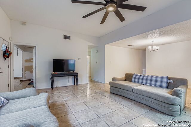 Listing photo id 5 for 10011 Sugarloaf Drive