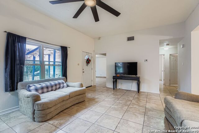 Listing photo id 6 for 10011 Sugarloaf Drive