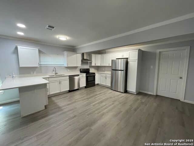 Image 3 of 9 For 2367 Burnet  