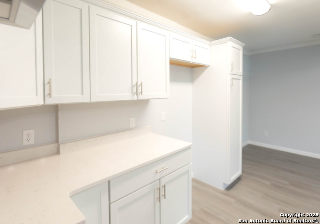 Image 5 of 9 For 2367 Burnet  