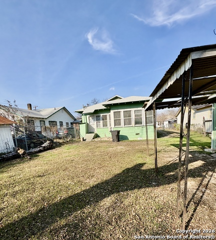 Image 14 of 17 For 210 Glenwood Ct