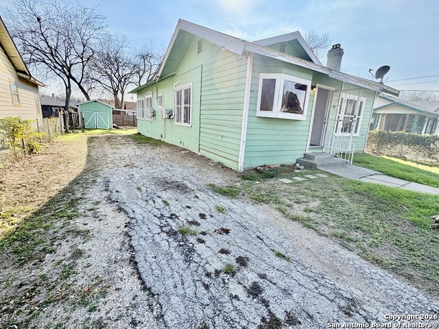 Image 15 of 17 For 210 Glenwood Ct