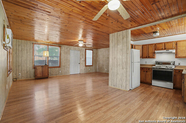 Image 11 of 38 For 746-728 Robin Nest