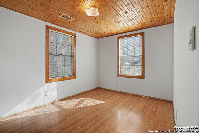 Image 16 of 38 For 746-728 Robin Nest