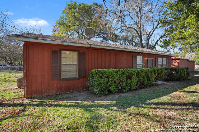 Image 3 of 38 For 746-728 Robin Nest