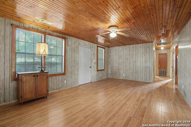 Image 7 of 38 For 746-728 Robin Nest