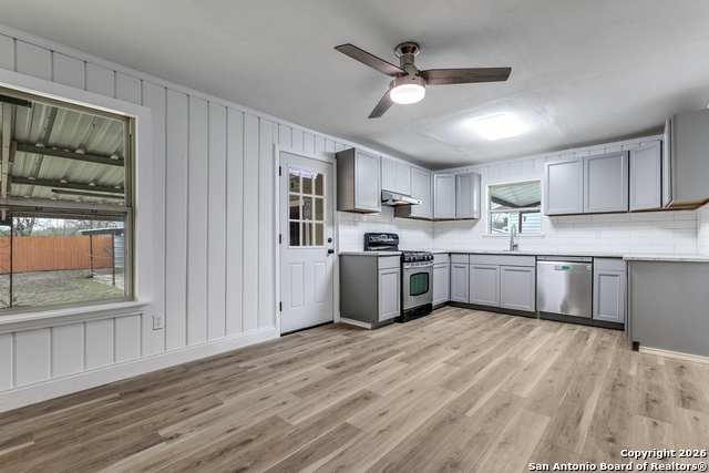 Image 10 of 25 For 6723 Tupper Ave