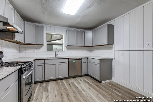 Image 13 of 25 For 6723 Tupper Ave