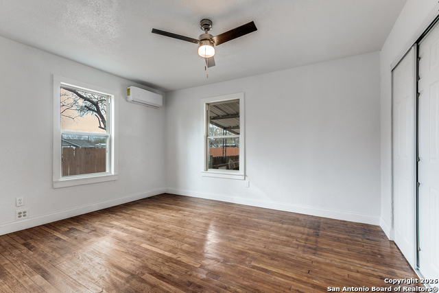 Image 16 of 25 For 6723 Tupper Ave