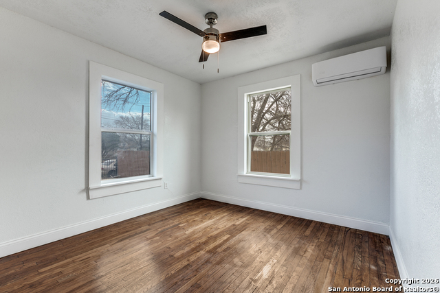 Image 18 of 25 For 6723 Tupper Ave