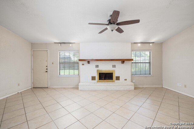 Listing photo id 8 for 953 Lazy Trail