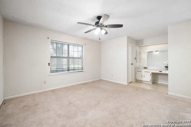 Listing photo id 11 for 953 Lazy Trail