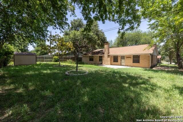 Listing photo id 19 for 953 Lazy Trail