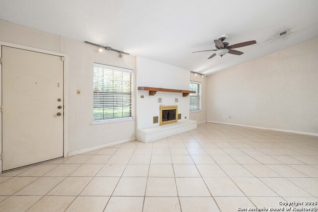 Listing photo id 7 for 953 Lazy Trail