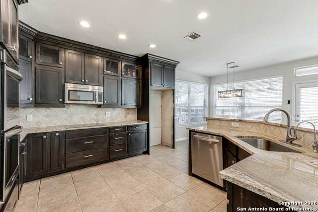 Image 15 of 45 For 922 Desert Bluff