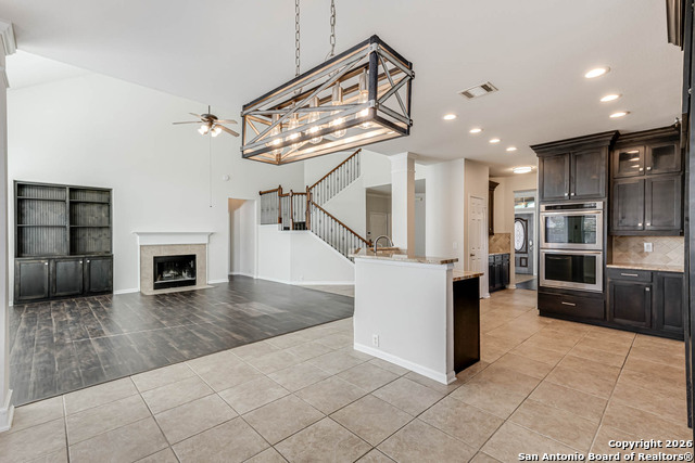 Image 17 of 45 For 922 Desert Bluff