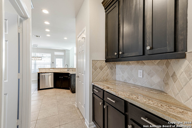 Image 18 of 45 For 922 Desert Bluff