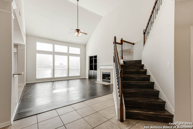 Image 3 of 45 For 922 Desert Bluff