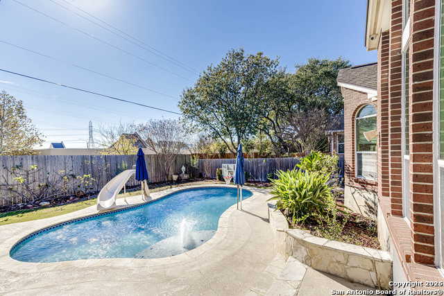 Image 37 of 45 For 922 Desert Bluff