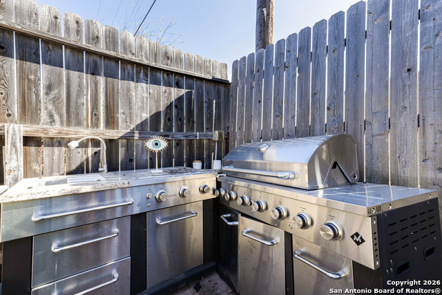 Image 43 of 45 For 922 Desert Bluff