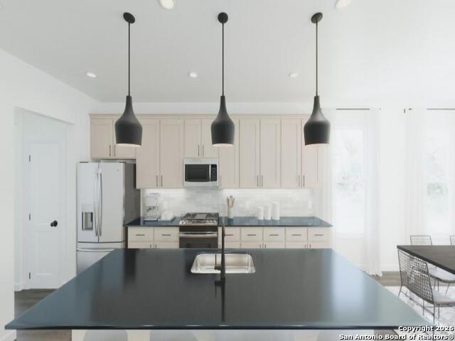 Image 6 of 11 For 129 Yale St  