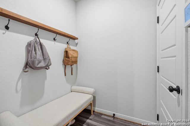 Image 24 of 27 For 10227 Amaryllis