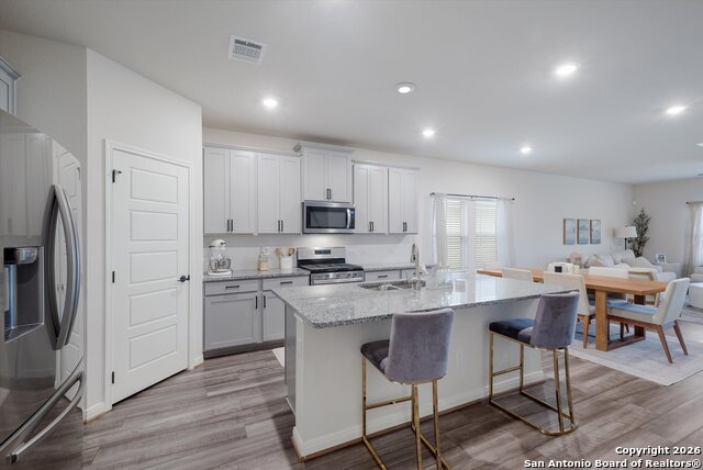 Image 6 of 27 For 10227 Amaryllis