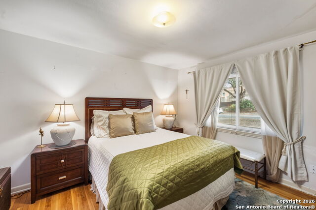 Listing photo id 13 for 1035 Shook  