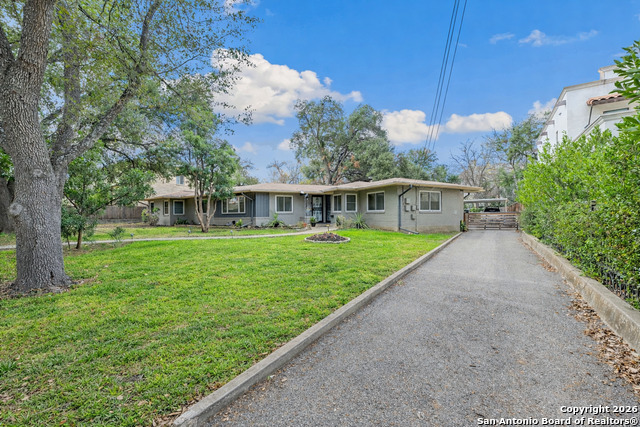 Listing photo id 0 for 1035 Shook  