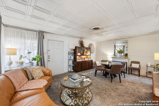 Listing photo id 18 for 1035 Shook  