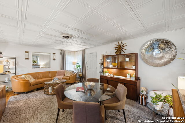 Listing photo id 19 for 1035 Shook  