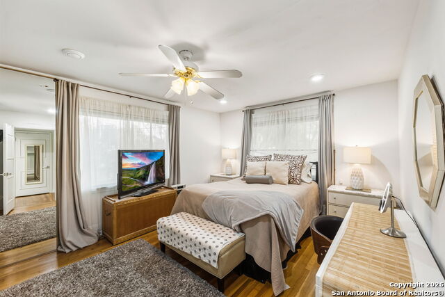 Listing photo id 23 for 1035 Shook  