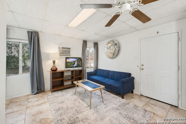 Listing photo id 26 for 1035 Shook  