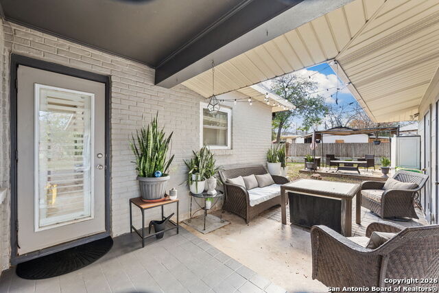 Listing photo id 29 for 1035 Shook  