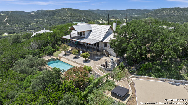 Listing photo id 35 for 360 Bluebonnet