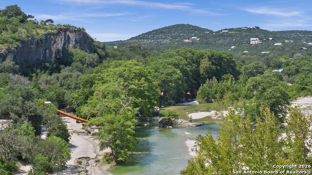 Listing photo id 37 for 360 Bluebonnet