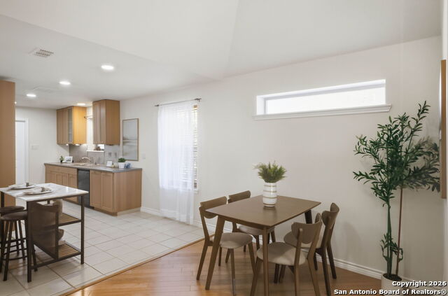 Image 10 of 29 For 7535 Linkside