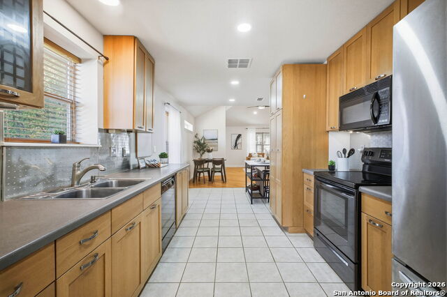 Image 12 of 29 For 7535 Linkside