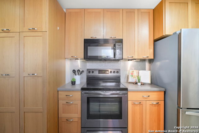 Image 14 of 29 For 7535 Linkside