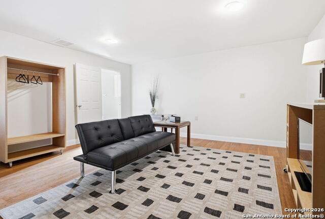 Image 22 of 29 For 7535 Linkside