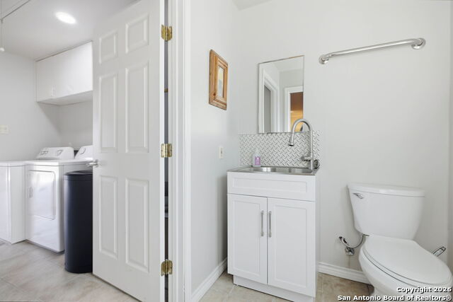 Image 24 of 29 For 7535 Linkside